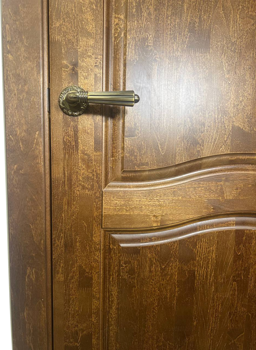 Лео, Античный орех